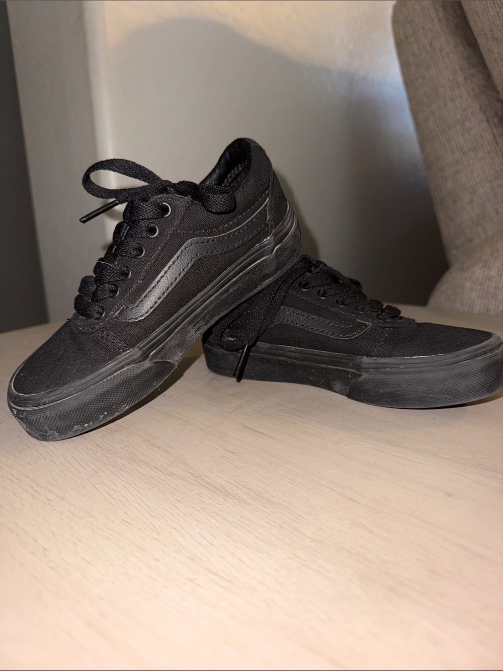 Men's Black Low-Top Canvas Skate Shoes